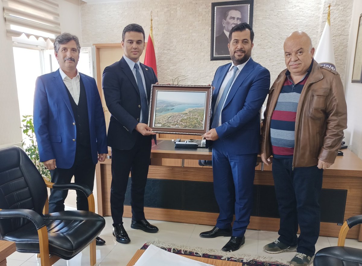 Bugün dernek yönetimi olarak Halkapınar Belediye Başkanı Sayın <a href="/MehmetBakkal42/">Mehmet BAKKAL</a> ve Halkapınar Kaymakamı Sayın <a href="/hmzslc/">Hamza Selçuk</a> 'u ziyaret ederek bölgemiz için neler yapılabilir konuştuk ...

Bizleri ağırlayan belediye başkanımız ve kaymakamımıza teşekkür ediyoruz .