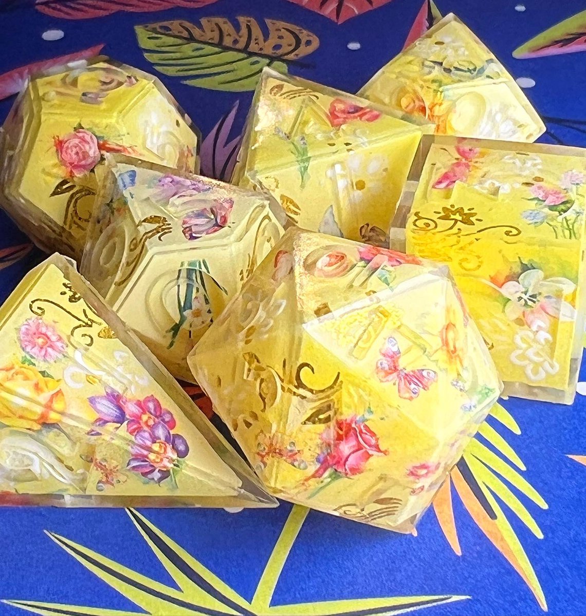 darkmoondice's tweet image. Butterfly Garden 🦋 #wip uninked and unsanded #dice #handmadedice #homebrewdice #darkmoon #darkmoondice #diceporn