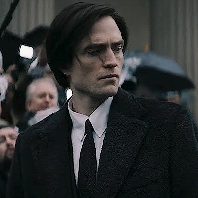 RPGULTIMATES's tweet photo. »★« Bruce Wayne  »★«

Idade: 27 anos 
User: @TRAUMATIZEWAYNE 
Detetive extremamente competente, conhecimento de artes marciais, conhecimento em tecnologia avançada e utilização de gadgets. https://t.co/tmIHGPJvx9