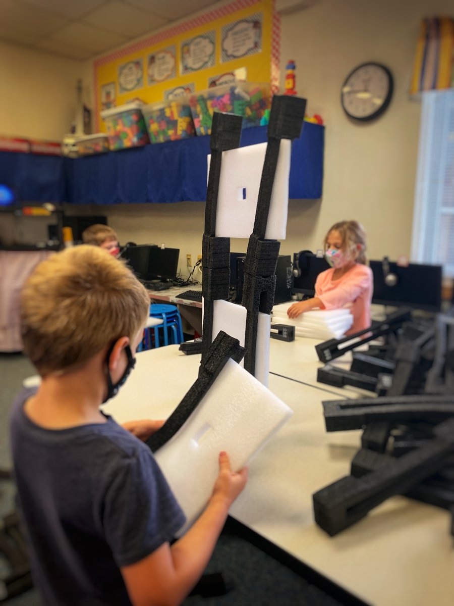 WestLakeElem's tweet photo. Sometimes the best building materials are absolutely free. #stemgineers #wlestem @WCPSSElemScie @STEM_WCPSS https://t.co/A9WDt6YkcY