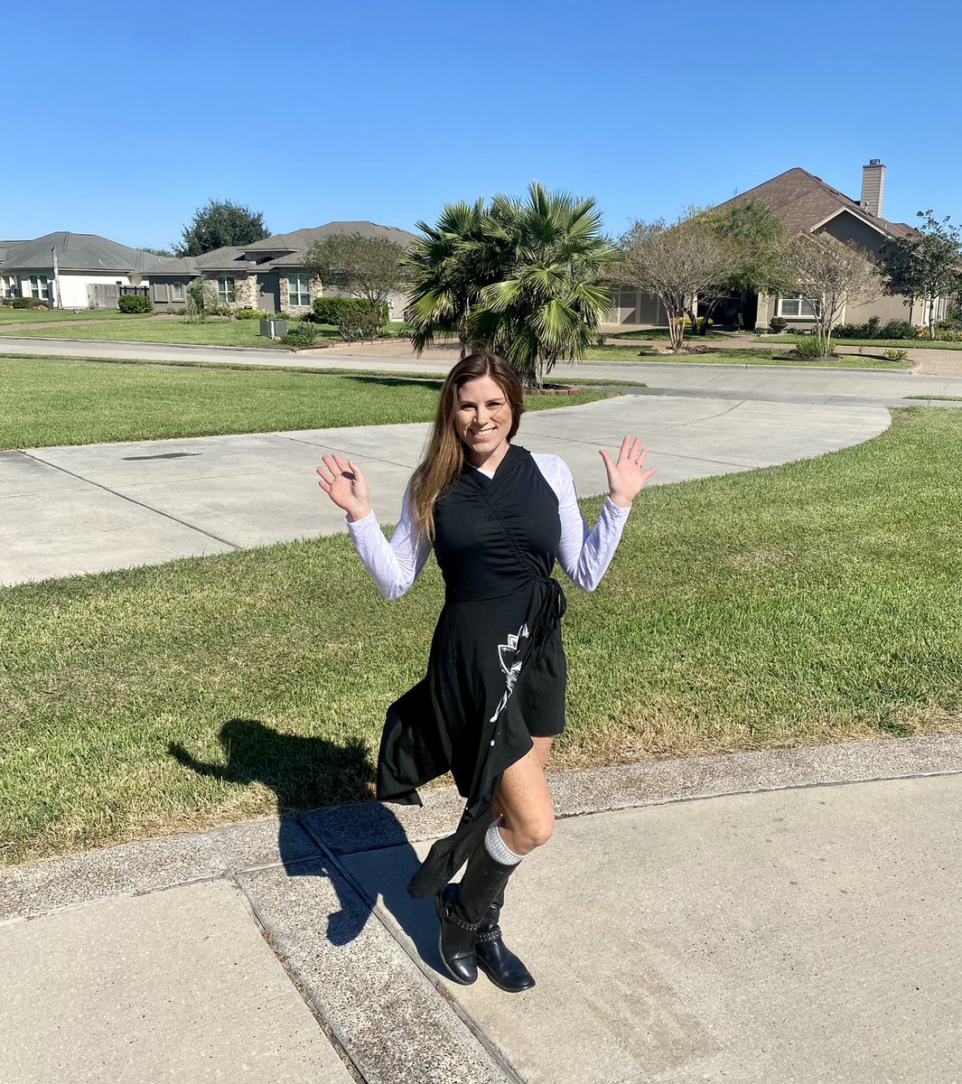 alisahopewagner's tweet photo. Let the birthday weekend commence! #birthday #birthdaygirl #45yearsold #autumn #fallbirthday #november https://t.co/wQu1IHY4RK