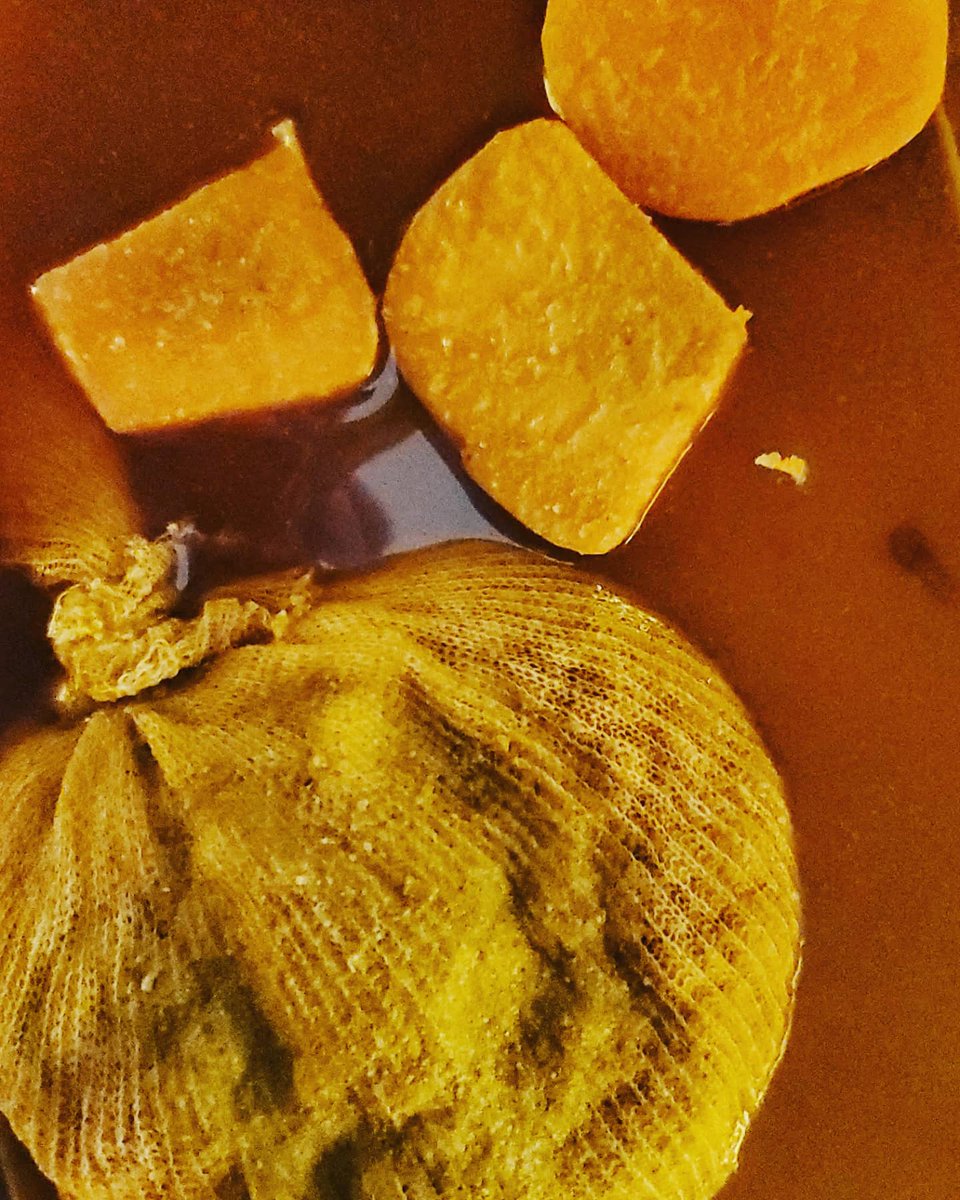 Firefly_Ferment's tweet photo. Holiday Hop-ple Pie - a hop forward, slightly fruity, experiment. Using Wild Wolf #michiganhops &amp; our homegrown Acadia, Cascade &amp; Columbus hops, @BranstoolOrch Topaz Apples. 
A portion gas been infused with @Watershed_Ohio Bourbon Barrel Finished Nocino Black Walnut Liqueur. https://t.co/UpkXVwL0rn
