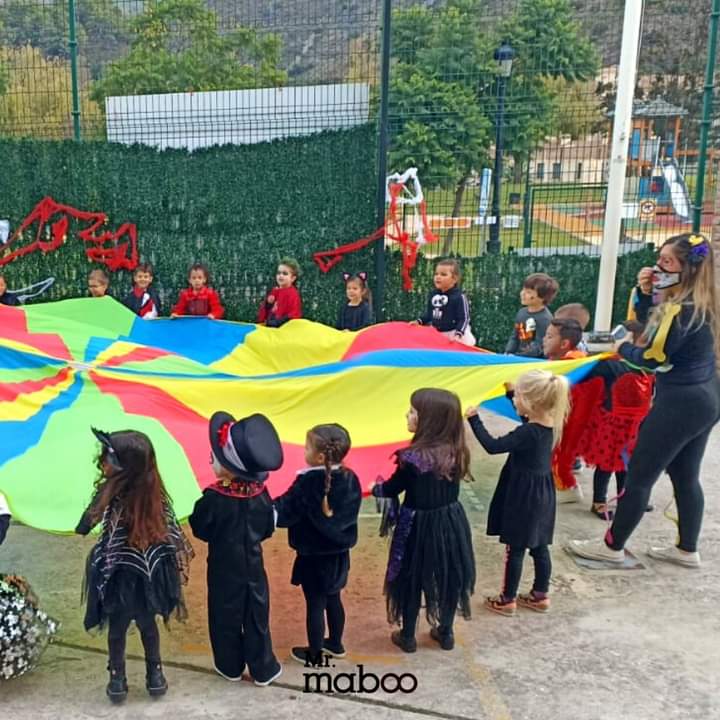 MabooMr's tweet photo. Si el miedo llama a tu puerta🚪, ten confianza, ábrele y regálale una sonrisa🍬

¡Claro que sí! Lo mejor es afrontar el miedo con valentía.

Haz scroll para ver algunas de las actividades que hicimos con los #peques😈

#felizhalloween #ociosaludable #mrmaboo #actividadesparaniños https://t.co/ObEdvEp5Vb