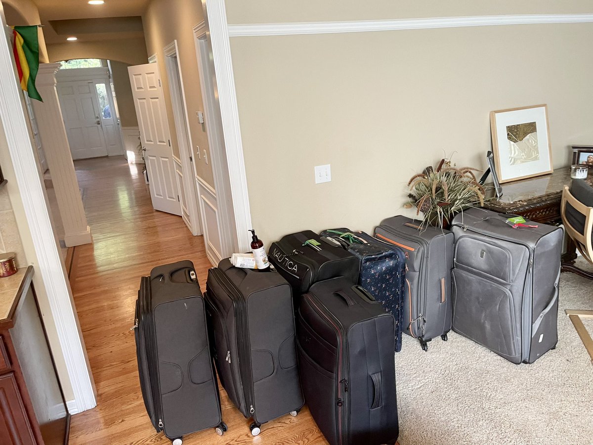 yaboyabz's tweet photo. Anyways… fam is packed and ready to go to Addis ✌🏿 https://t.co/3Dscq9Ir2u
