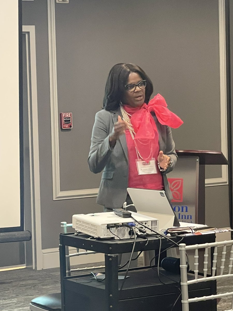 OAHolleyEDU's tweet photo. Dr. Johnson presenting on educational opportunities for younger students (Linked In Learning) and @ECSU Aviation Program efforts to increase females in the field of aviation! #BlueTableTalk #VikingPride https://t.co/Yn131iFUpN