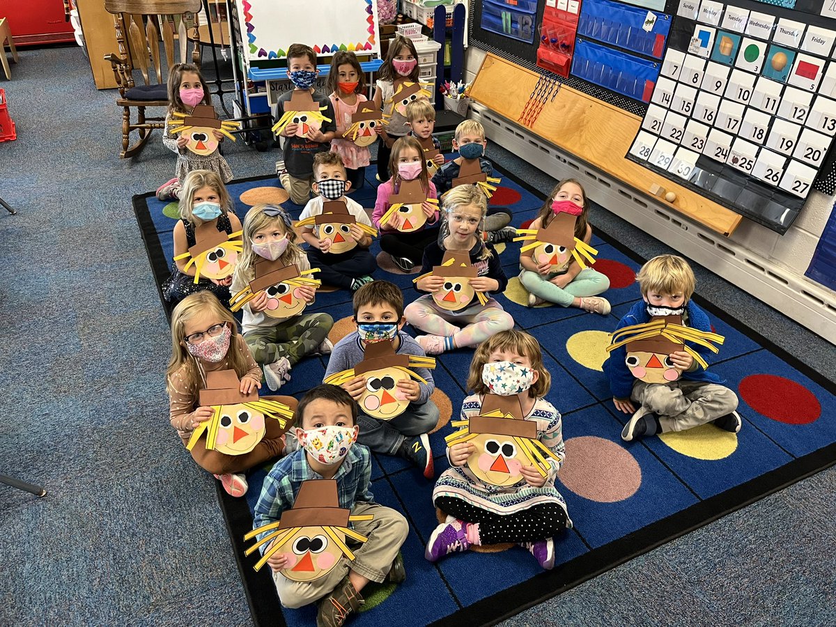 MrsGeblersClass's tweet photo. We are getting ready for November in Kindergarten! #cfevscourage #cfevs https://t.co/Wliilu5qb8
