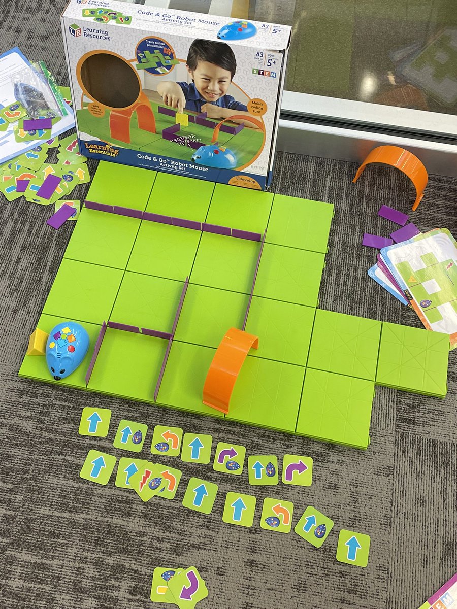 AllisonDailey9's tweet photo. This was a lot of fun! #HourOfCode @COE_UNI #unietd https://t.co/mf2CKpc2dS
