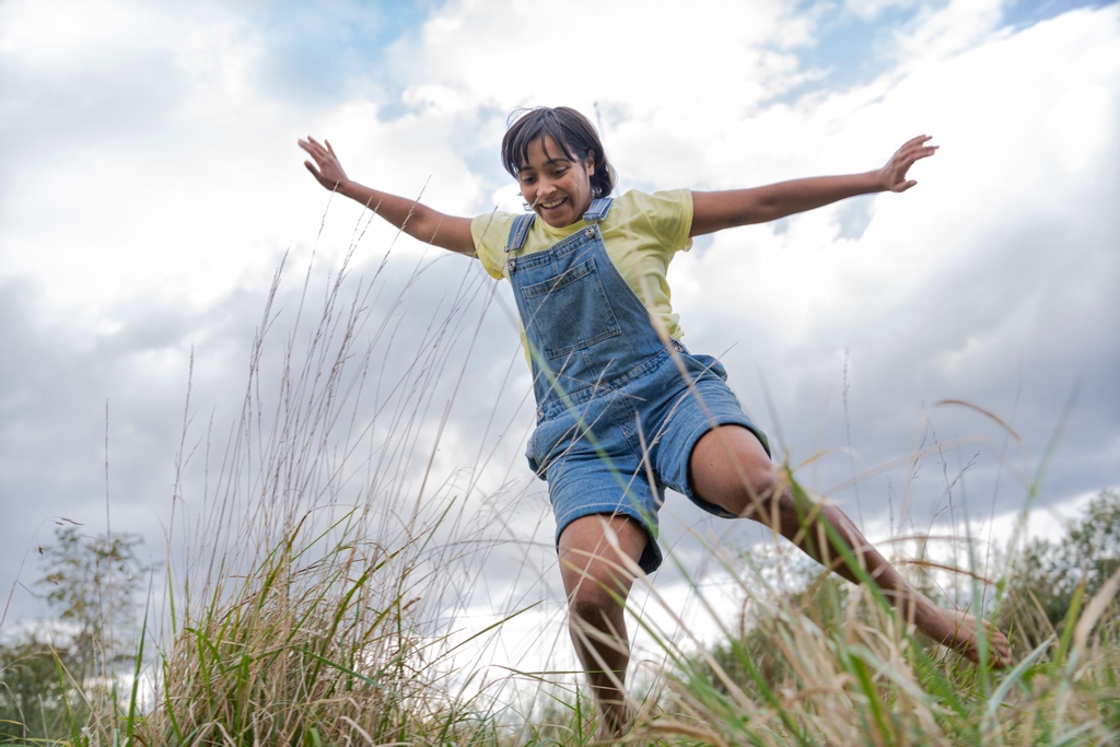 2_ndhanddance's tweet photo. Thrilled to say that our GRASS & NIGHT TREE films are heading to the US!
SUNNY DAYS & NIGHT TREE will be available over the next couple of months via @dsmperforming, @KrannertCenter & @ClemensCenter. Excited to hear from our US audience how they enjoy them. #GRASS #NightTree https://t.co/mLw9Q07jXz