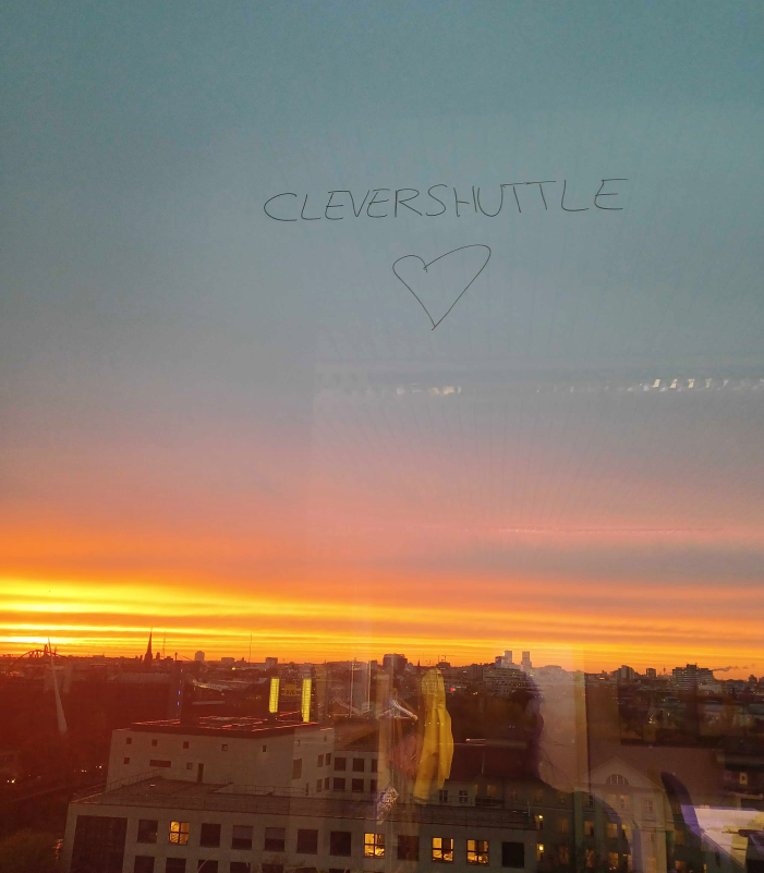 CleverShuttle's tweet photo. Zum Wochenausklang: Ein abendlicher Ausblick aus den #CleverShuttle-Headquarters in Berlin. 🌆

#CleverSnapshots https://t.co/8D4OjUjg2Q
