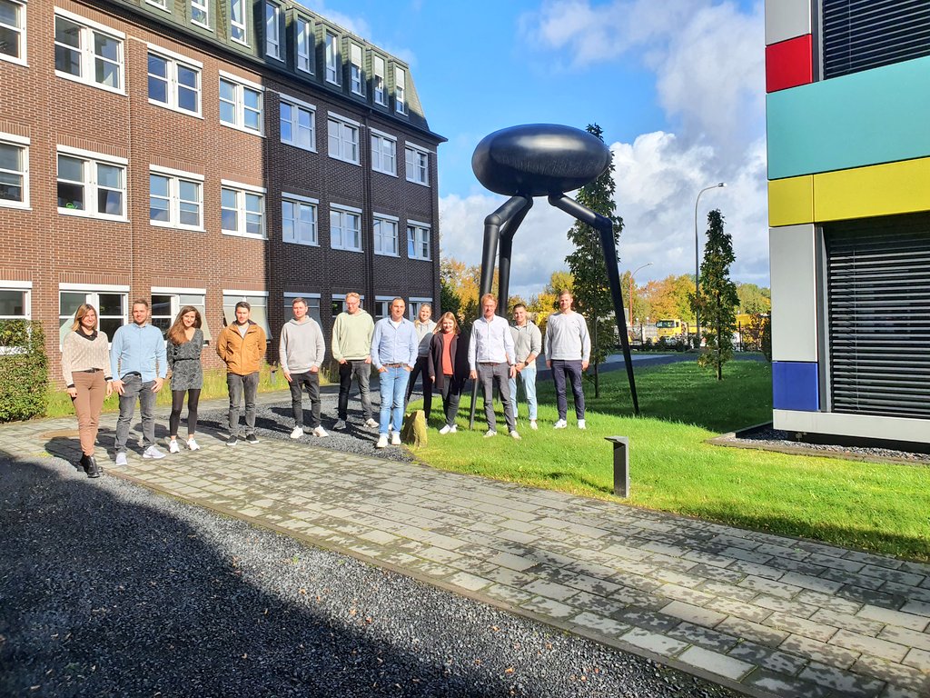 DigitalHubMs's tweet photo. Neulich: Wir waren zum Offsite am #WHYIT Campus zum internen Workshop und zum Austausch mit @belonioDE und über #CorporateStartups mit @labtwentyfive. Danke für Eure Gastfreundschaft! https://t.co/yyA0AxuyXG
