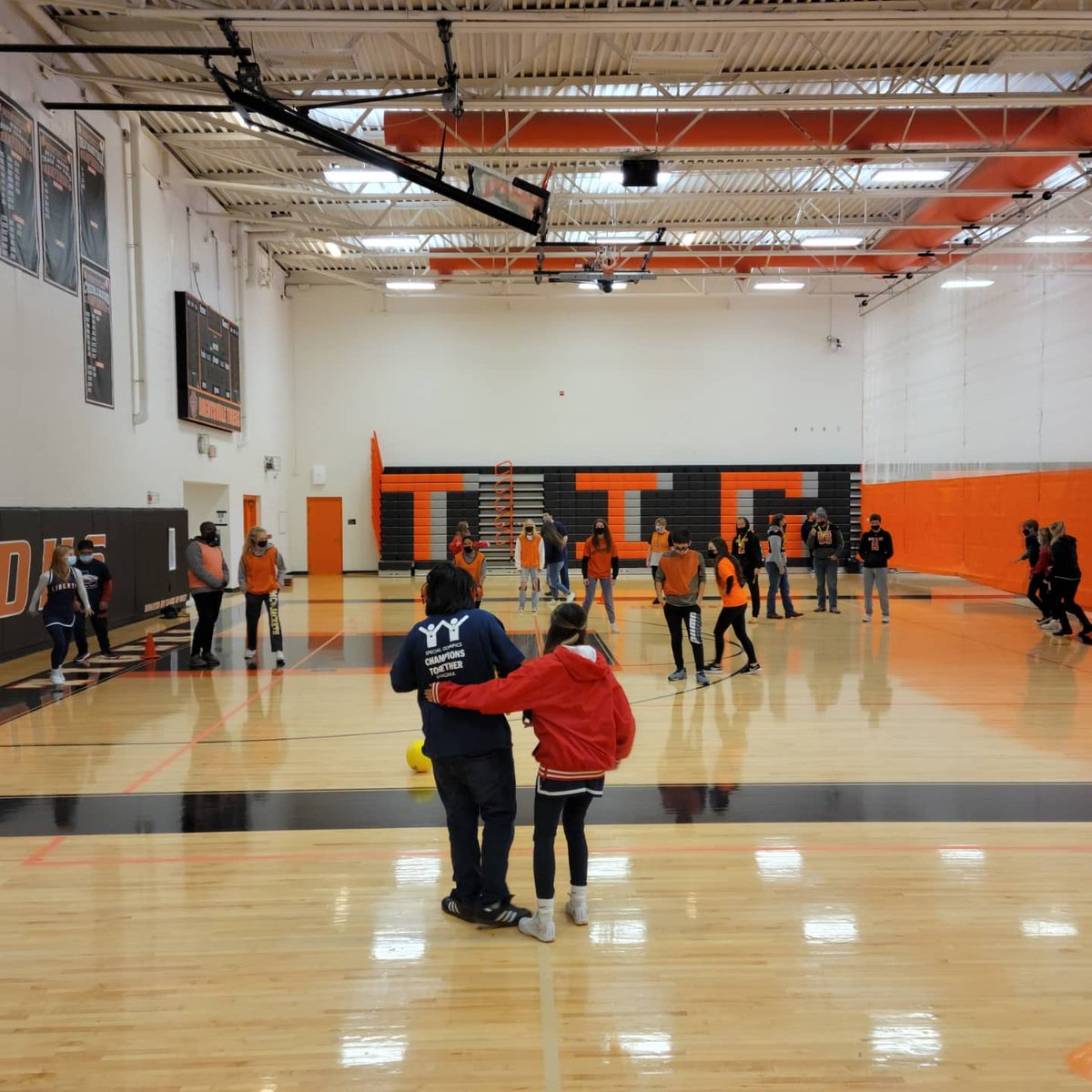 toushaPE's tweet photo. How awesome was our Libery Unified vs Brentsville Unified kickball?!  SO AWESOME!  We had some great inclusive competition.  So proud!  @BrentsvilleSpo1 @LHSADDept @LHSEagleChamps @PWCSNews #championstogether #unifiedsports #unifiedphysed #bdhsphysed https://t.co/rcgd16Nzvs