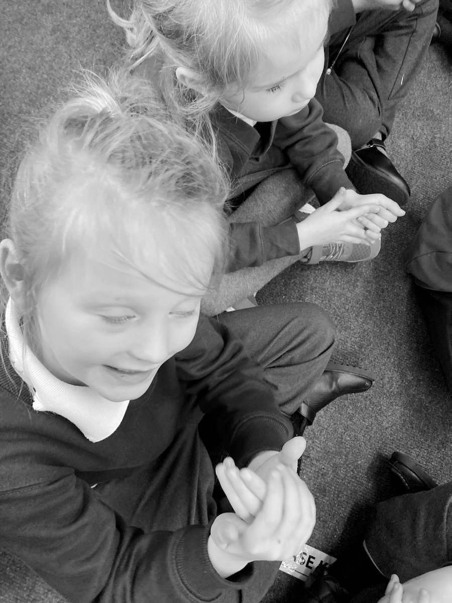 RyfMelyn21's tweet photo. Hand massage and back tickles are two of our favourite relaxing jobs #RyfWellbeing #BeTheBestYou #HealthyHarri @rhosyfedwen 😀💜 https://t.co/amJbA2xASt