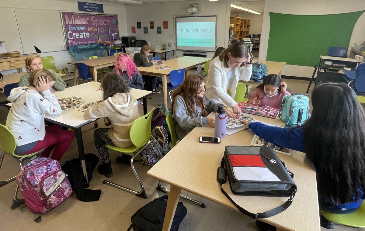 MCSDlibrary's tweet photo. MMS Yearbook Club happy to finally be meeting in person! ⁦@MMSBlazers⁩ https://t.co/SgiJsCHJTx