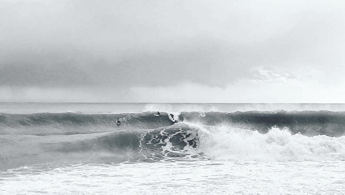 #italia #surf this week captured in #classico #blackandwhite style 
#blackamdwhitephoto #bwsurf #surfphotography 

#mediterranean #mediterraneansea #surfingthemediterranean #swell #italiansurf #mediterraneo #bwphotography #surfing #tuscany #surftuscany #tuscansurf #bw #noir