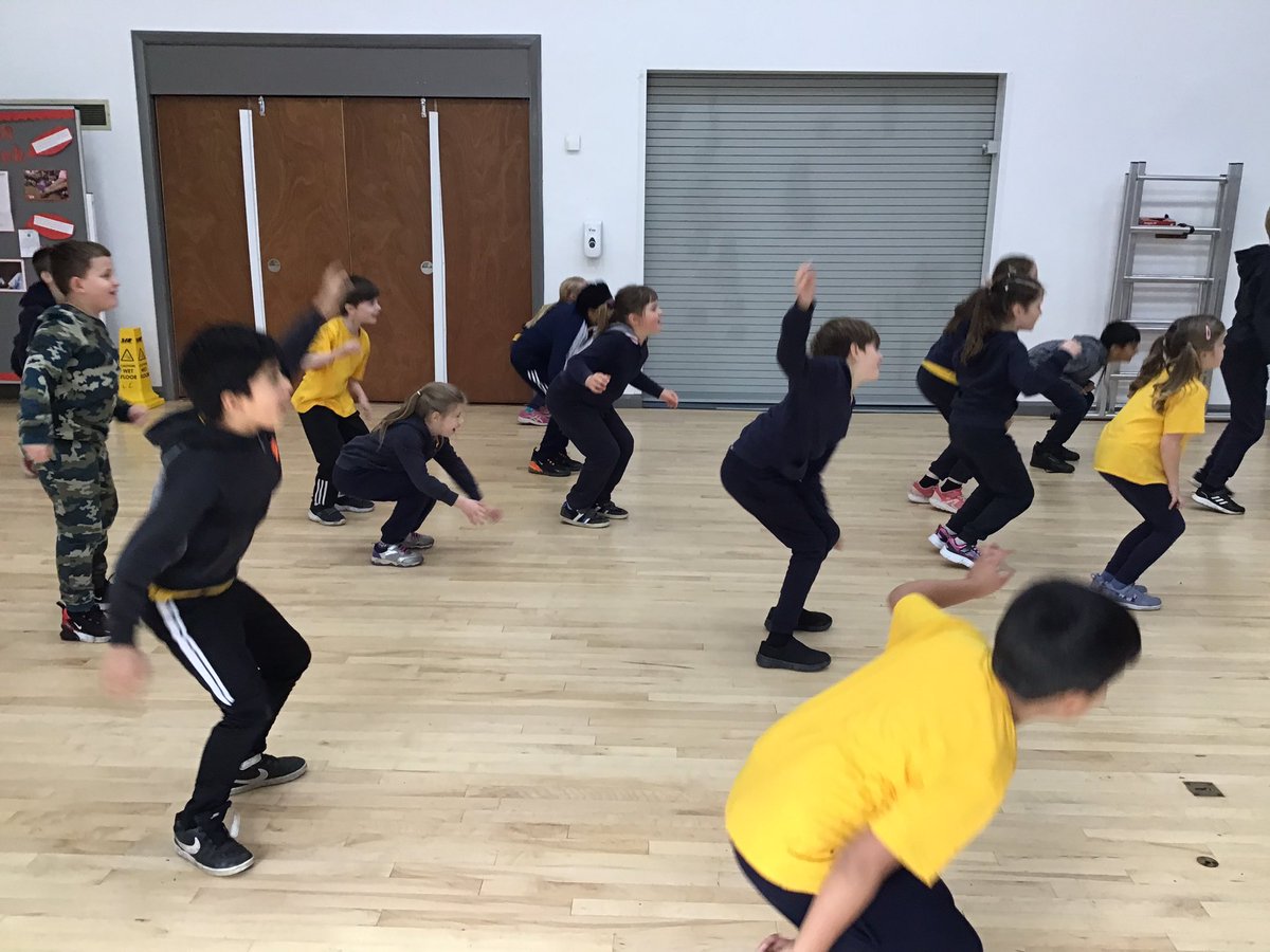RuncieOf's tweet photo. Year 4 loved getting active this afternoon in PE! ππββοΈππ #ARFSPE https://t.co/ggTMAbT9ul