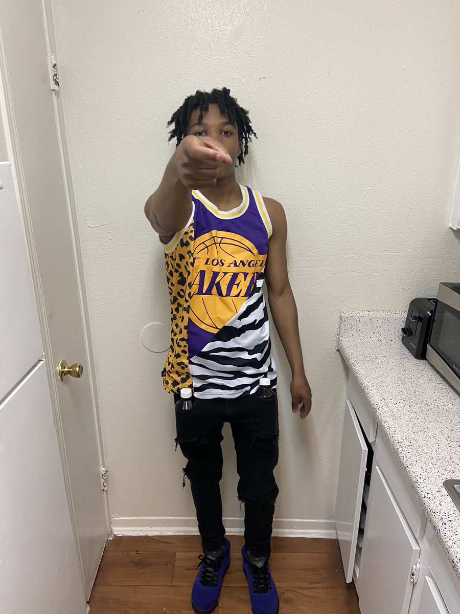Tglaad2x's tweet photo. Gimmie a hunnid bands I swear to god I’ll be a hit man 😈🩸#SevenDeep #SevenGang https://t.co/QaDt4x8Zcu