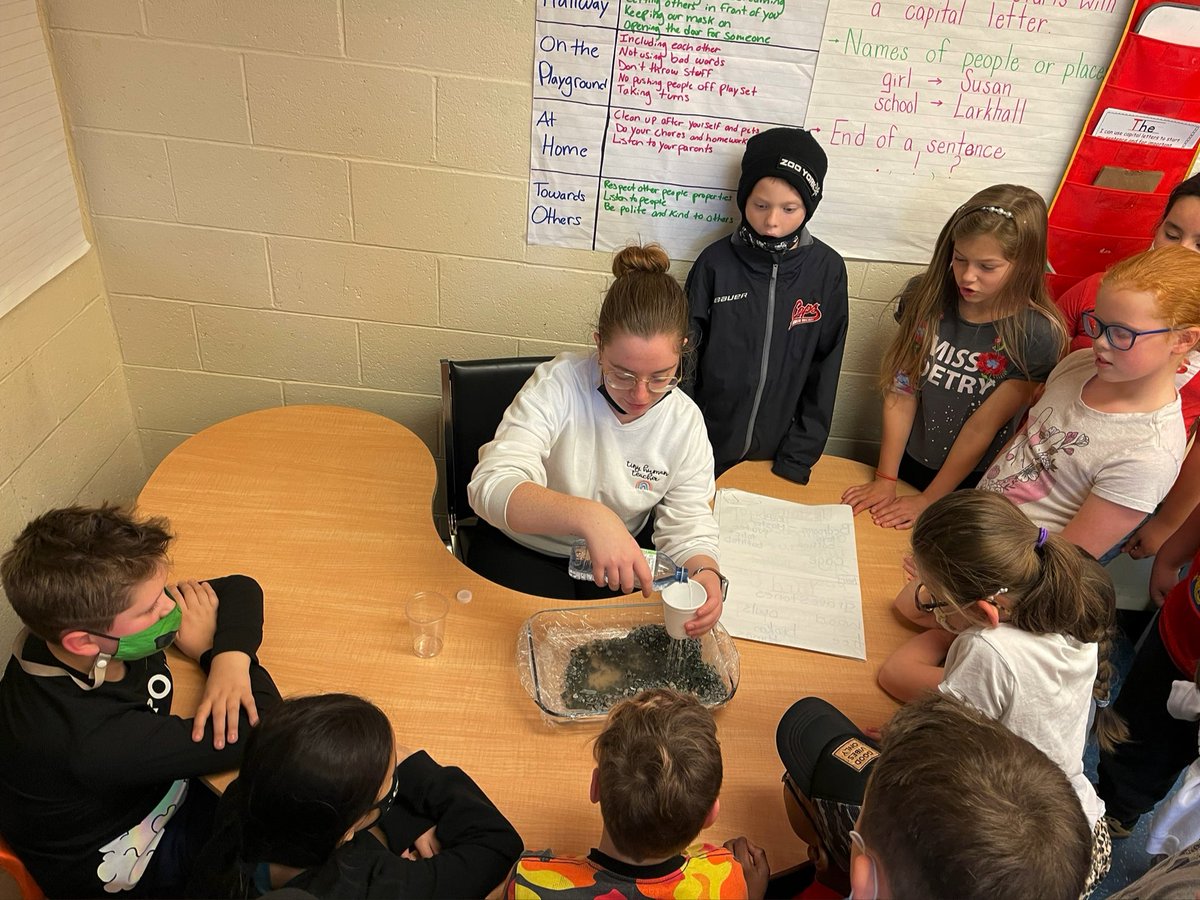 MrsFleming18's tweet photo. Scientific inquiry, learning about erosion! @LarkhallAcademy https://t.co/FbPxvxY6tc