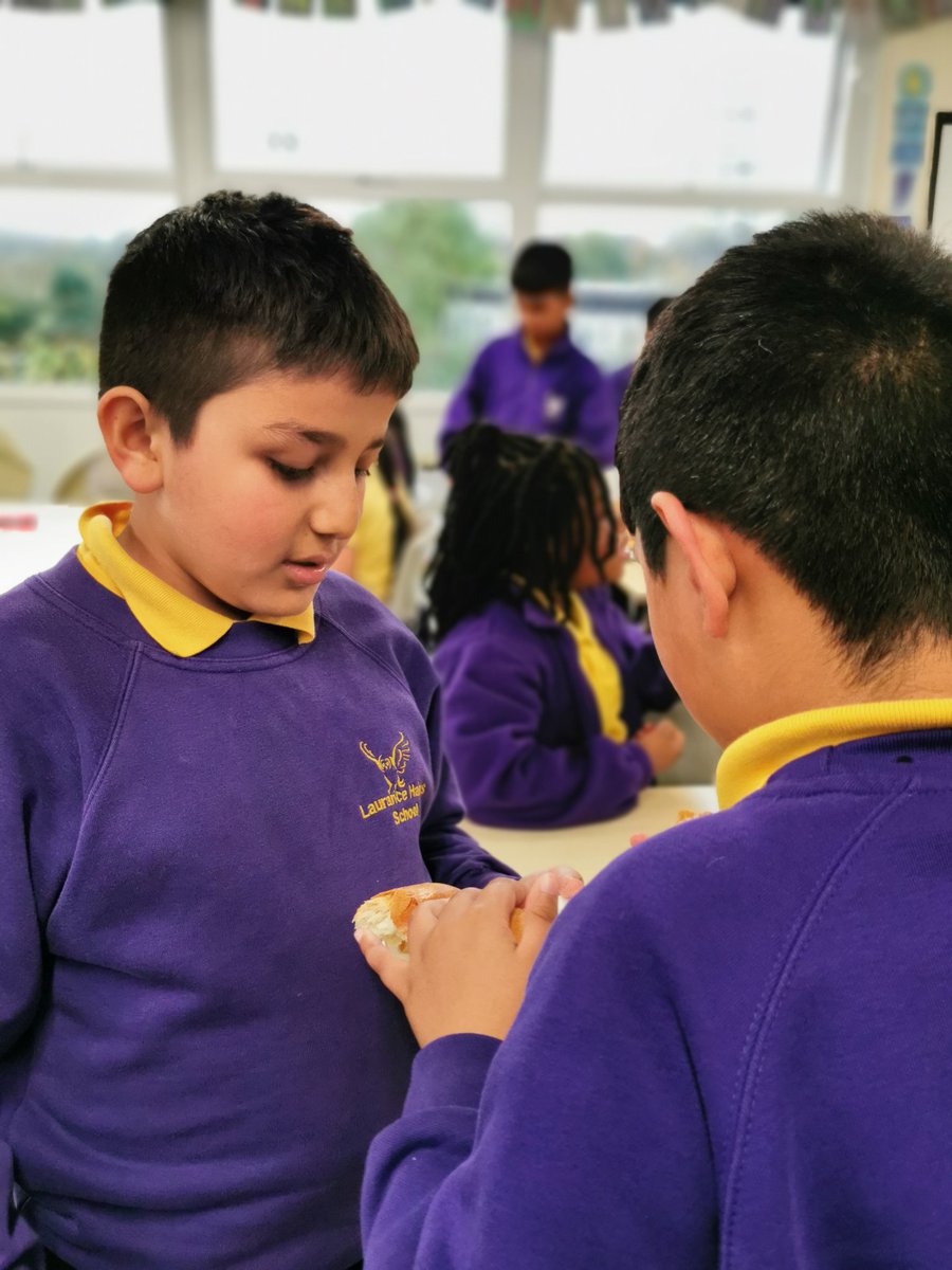 MrsMakinsonLHS's tweet photo. Year 5 were learning about Rosh Hashanah today through some tasty treats! They won't forget this lesson in a hurry @MissAliLHS ! 😁👍 @pandit_mrs @LHS_Watford @HeadLHS https://t.co/JAW6KhC8fW