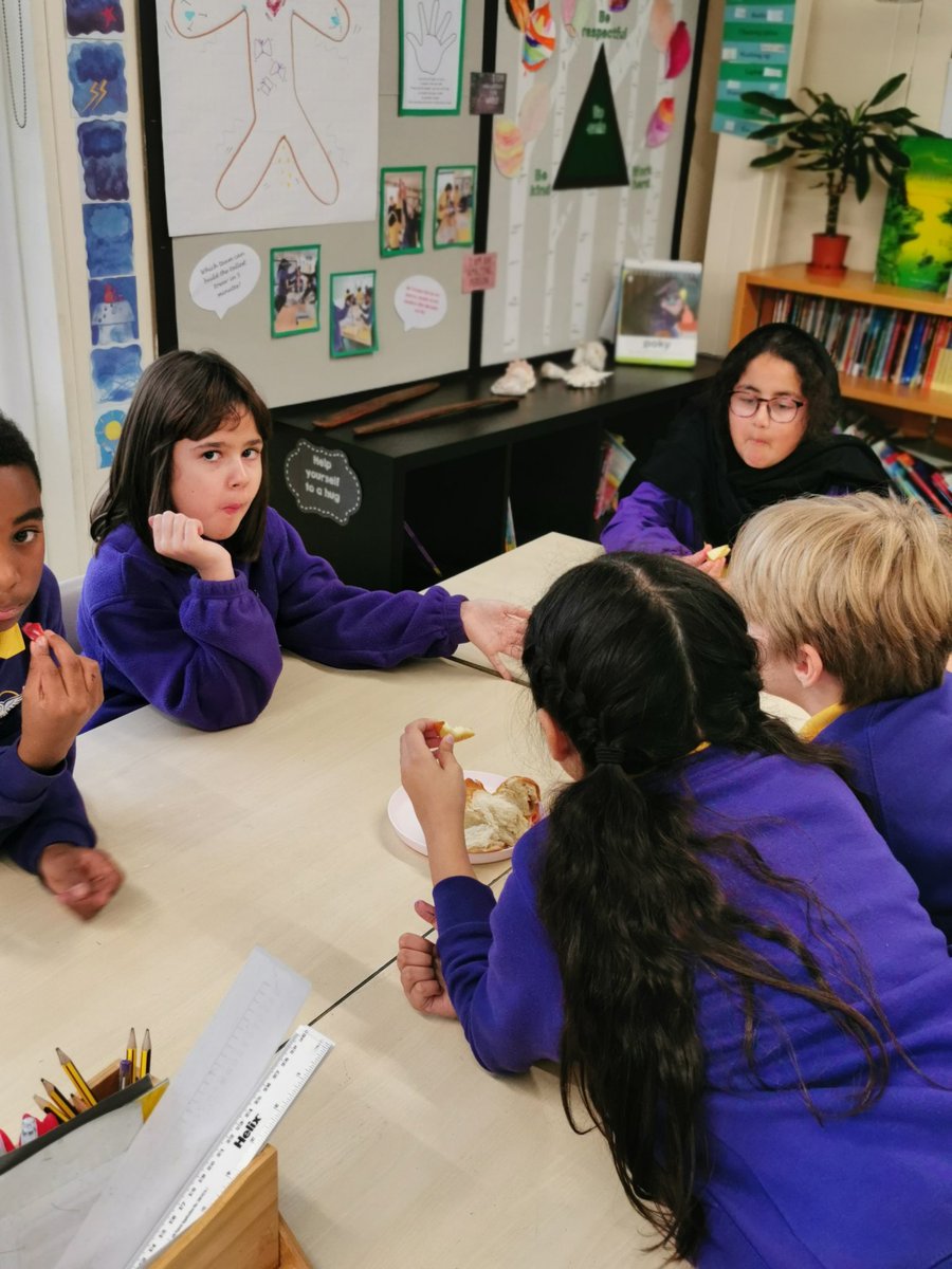 MrsMakinsonLHS's tweet photo. Year 5 were learning about Rosh Hashanah today through some tasty treats! They won't forget this lesson in a hurry @MissAliLHS ! 😁👍 @pandit_mrs @LHS_Watford @HeadLHS https://t.co/JAW6KhC8fW