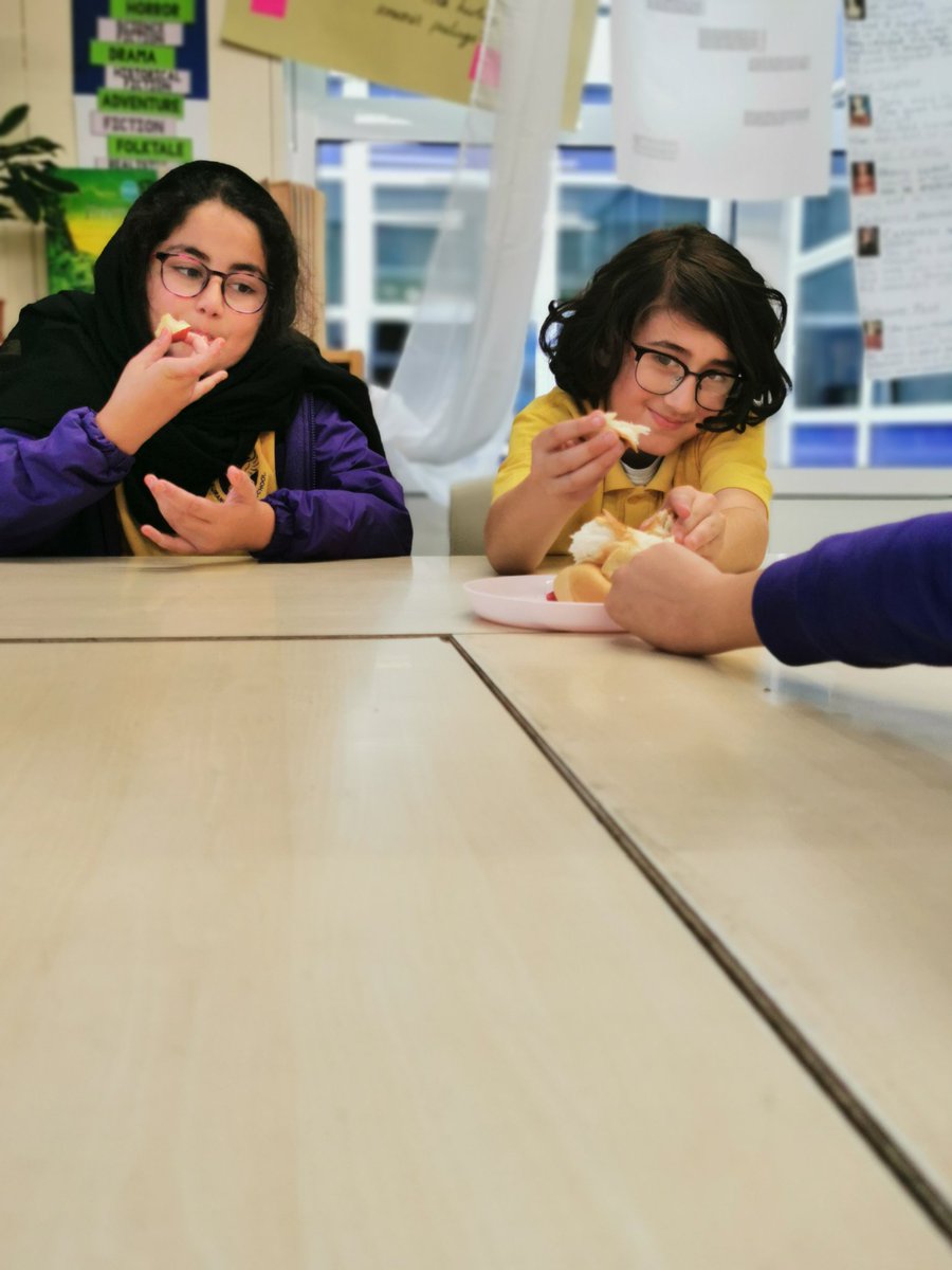 MrsMakinsonLHS's tweet photo. Year 5 were learning about Rosh Hashanah today through some tasty treats! They won't forget this lesson in a hurry @MissAliLHS ! 😁👍 @pandit_mrs @LHS_Watford @HeadLHS https://t.co/JAW6KhC8fW