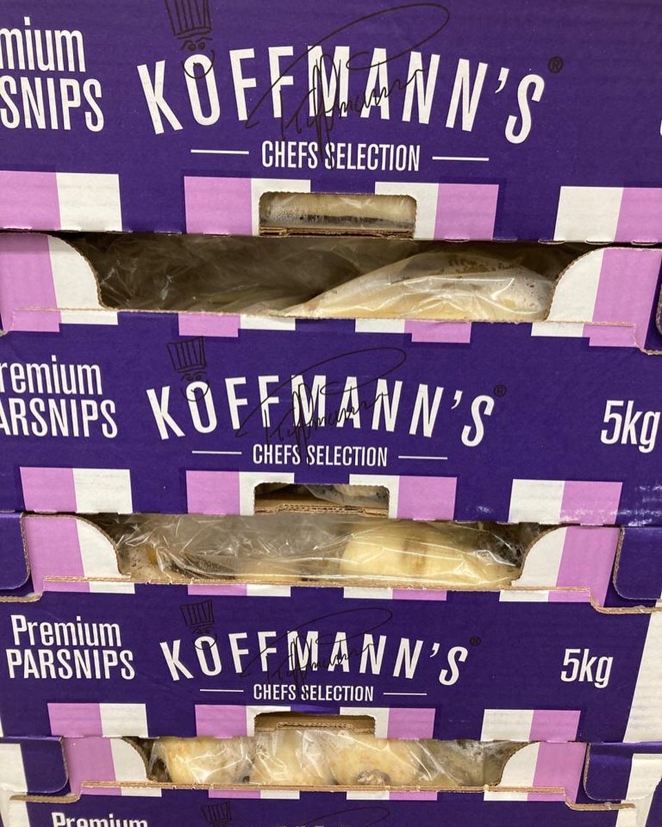 fisherandwoods's tweet photo. Fantastic to have the @KoffmannsFoods fresh range in stock for our customers heading into the weekend. #premiumvegetables #chefsselection #potatoes #carrots #parsnips https://t.co/NO238pzGBD