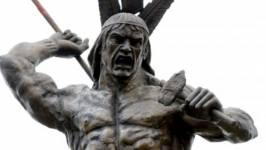 Con tan solo 20 años y el título de cacique alzó su grito de guerra hasta entregar su vida contra el imperio español. Lo recordamos hoy #5Nov cuando se cumplen 453 años de su paso a la inmortalidad; nuestro Cacique Guaicaipuro, aguerrido y unificador de los guerreros indígenas 🇻🇪