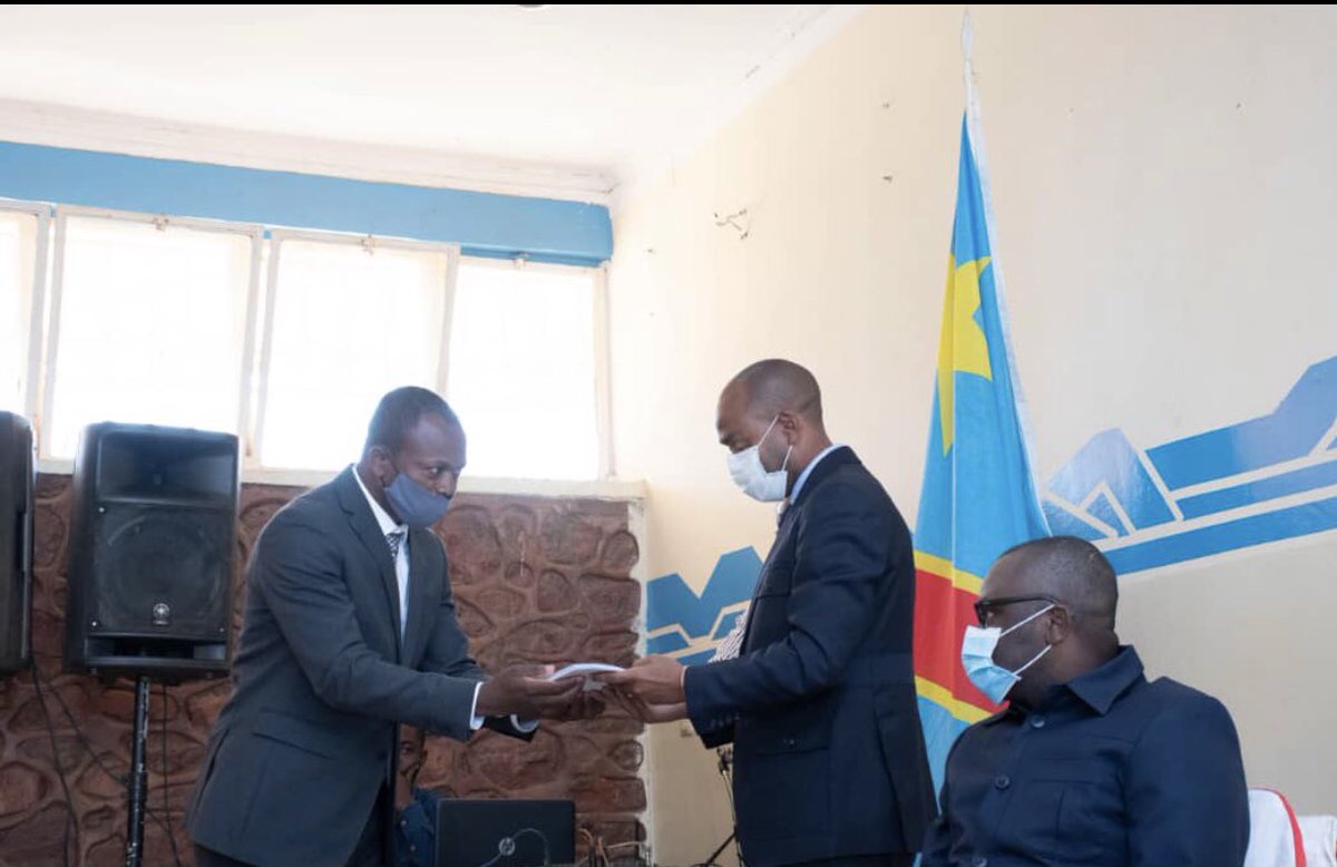 CongoMines's tweet photo. #RDC_Haut_Katanga. : Bonne nouvelle pour les communautés riveraines des projets miniers #RuashiMining, #SOMIKA et #STL. Le Gouverneur de province vient de signer les arrêtés portant approbation des cahiers des charges de RSE de ces entreprises. https://t.co/fANayektPf