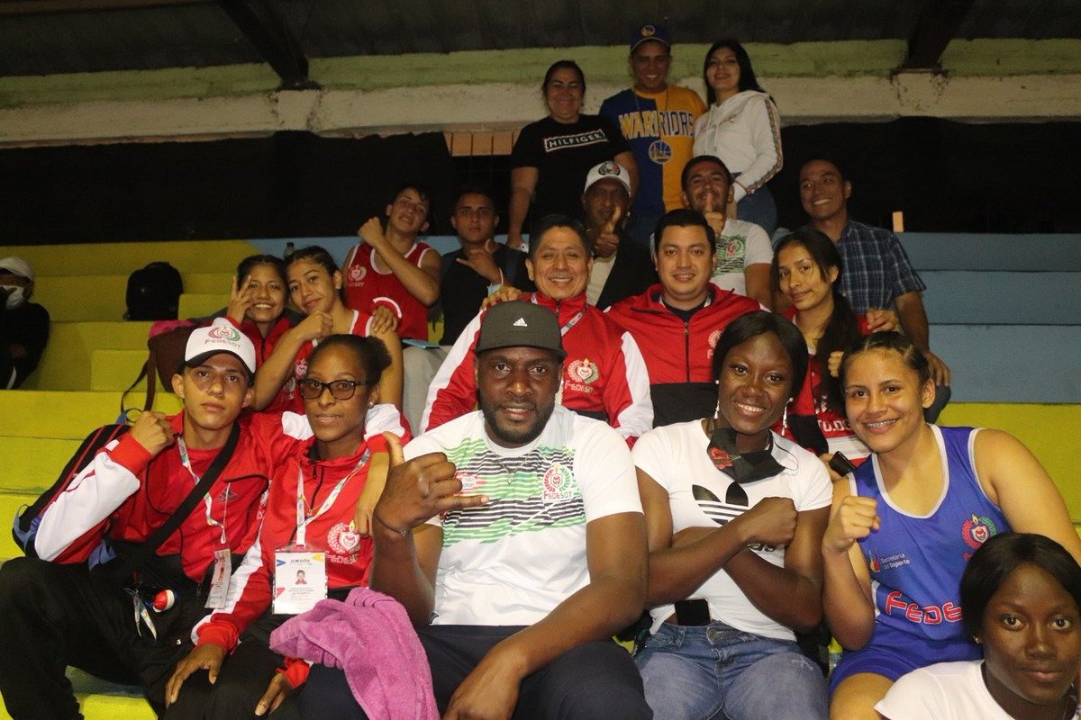 1 medalla de oro, 1 de plata y 3 de bronce, es la actual cosecha de Santo Domingo de los Tsáchilas en los #JuegosNacionales2021, que se desarrollan en Imbabura. Esta tarde, 6 pugilistas irán en busca de la presea dorada.  

#GobiernoDelEncuentro
#JuntosLoLogramos🇪🇨