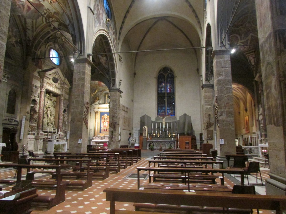 MeganHenvey's tweet photo. I loved the slightly stark interior of Sta Maria Maggiore, but the biggest curiosity here is the Voldemort-esque Roman statue fragment of a ladies head embedded in the masonry, high on the outside of the north wall. Apparently, locals affectionately call her ‘Berta’! #AChurchADay https://t.co/JGbvE2G7JX
