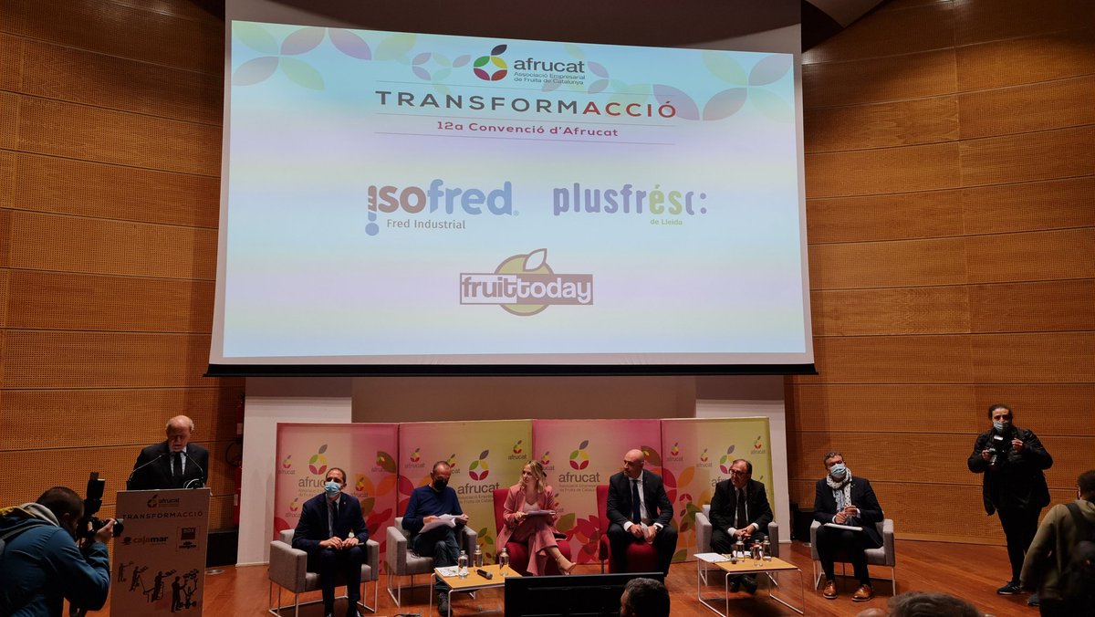 fruittoday's tweet photo. Esta tarde estamos en la XII Convención de @Afrucat en Lleida

La asociación estrena presidenta en la figura de Montse Baró que sucede a Francesc Torres.

#envasesvalero #boxjove @GrupoHinojosa @FruitAttraction @ilerfred @ADNAgroFood @ActelGrup #agromodol #capifrigo @Plusfresc https://t.co/6FxhJ2kxlg