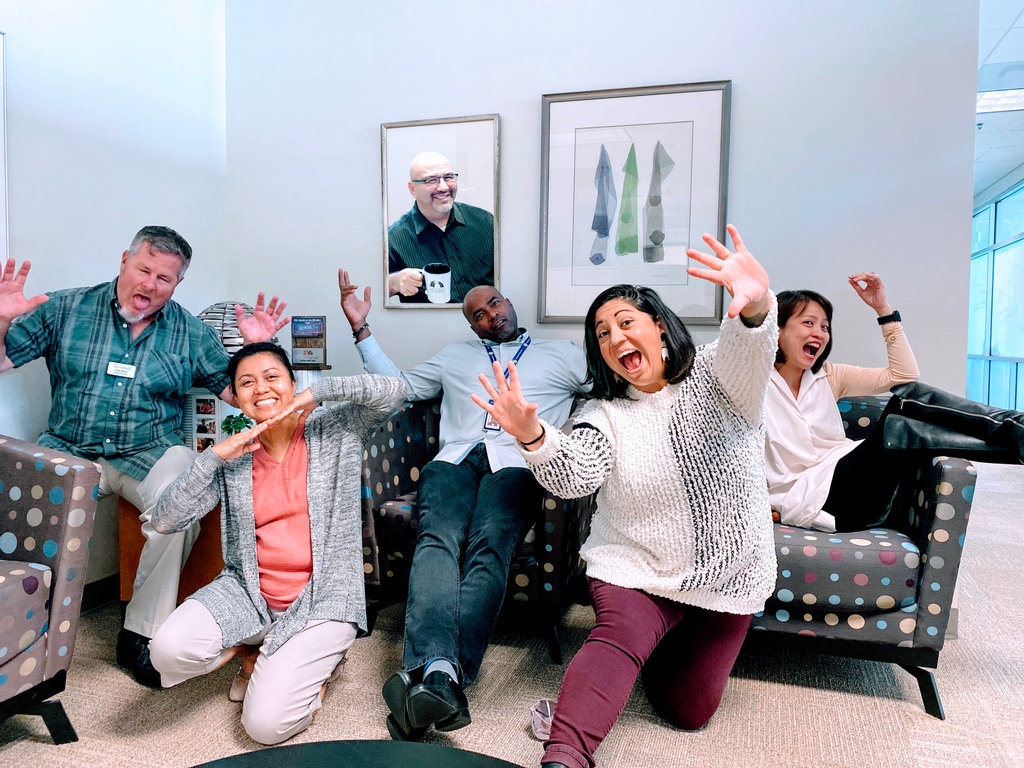 SDPublicLibrary's tweet image. This crew of San Diego Public Library staff has 155+ years of @CityofSandiego service between the six of them! Look familiar? Give them a shout-out! 🙌 #mySDPL