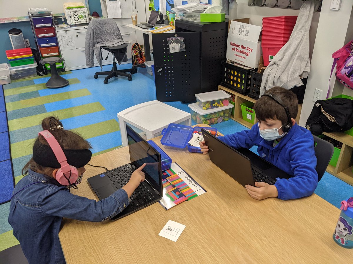 CvMoline's tweet photo. Students at Franklin doing some ST math and a science lab! https://t.co/UPEYNhWmcx