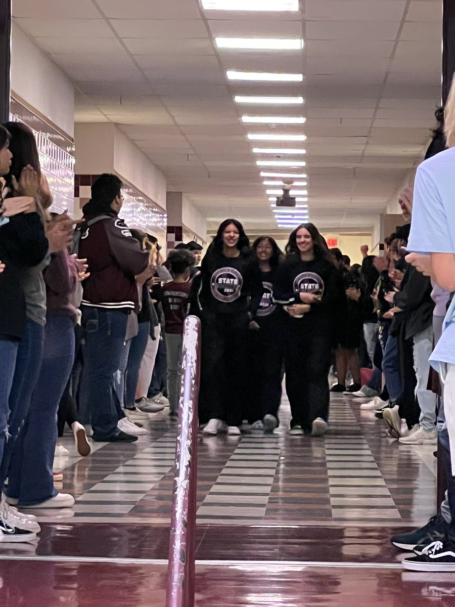 bridgeport_BHS's tweet photo. BISD had a great send off for the Girls Cross Country team today.  Check out those smiles as the student body cheered for them. 
The team will run at the State Meet on Saturday at 10 am. #MaroonPride #proudprincipal https://t.co/0dgQAZMs8t