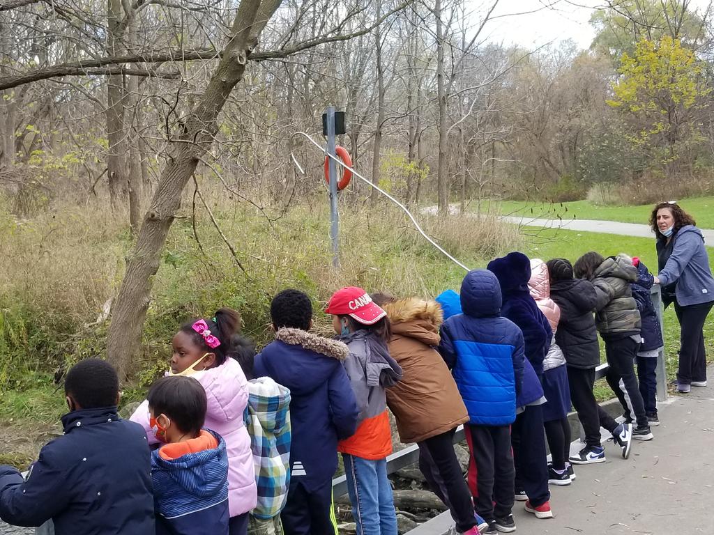 Shoreham students What a way to take a mask break by the BlackCreek trail.
@tdsb_helen @trusteemammo