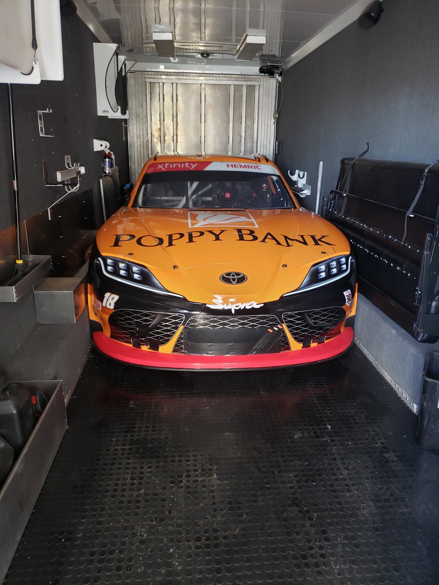J2Carney's tweet photo. @bobpockrass @JoeGibbsRacing @DanielHemric  super truckin to the track, non stop! https://t.co/6AUOgKezXu