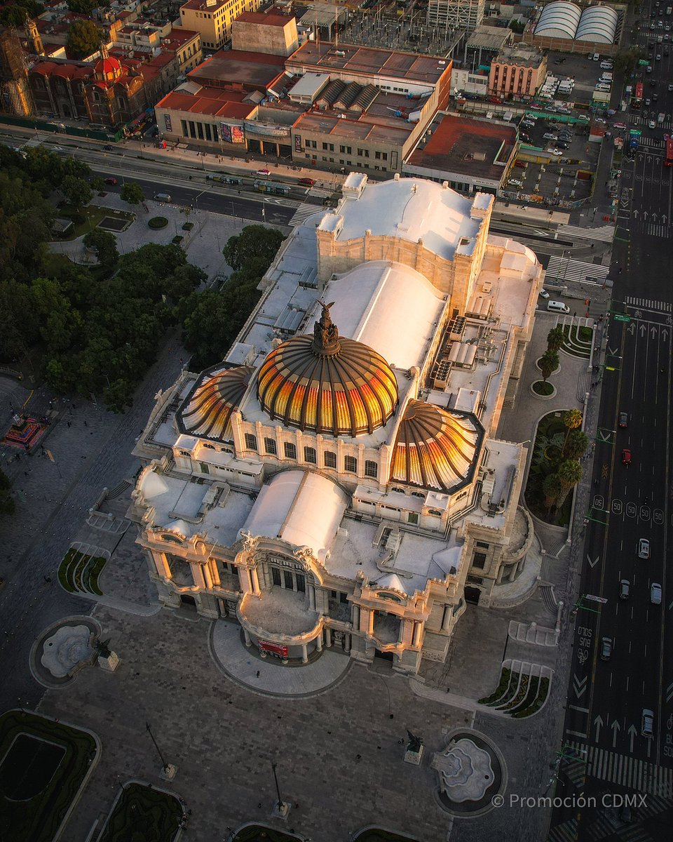 promocionCDMX's tweet photo. Así luce por las mañanas nuestro increíble Palacio de Bellas Artes en #LaCiudadQueLoTieneTodo
❤️
📍 Centro Histórico CDMX
¡Te deseamos un excelente fin de semana!
#PromocionCDMX https://t.co/obUP8UyXLH