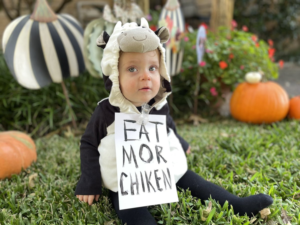 Cody_Gleason's tweet image. #eatmorchiken #HappyHalloween @ChickfilA