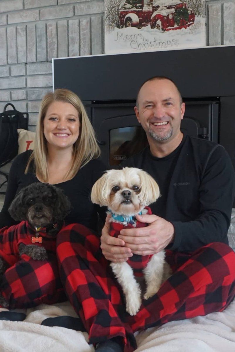 KrystalKS3's tweet photo. Christmas Mini Session from 2019 with the Eickhoff's ♥️🎄
#xmas #xmaspics #xmaspictures #christmas #christmaspictures #familypictures #christmasfamilyphoto #miniphotoshoot #minisession #miniphotographysession https://t.co/jTKNgoGsU0