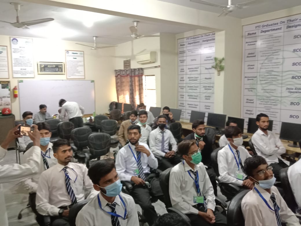 PVTC_Official's tweet photo. Mock interviews and orientation on CV making and How to crack an interview in #faisalabad area #VTIs in context to “Faisalabad Hunar~Rozgar Mela 2021” to be held on November 10, 2021 that is to support employment of #TVET graduates, trainees about to graduate.
1/3 https://t.co/hsAzsFAEPh