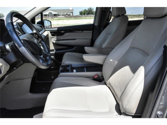 KellyG_Honda's tweet photo. Reward your family👨‍👩‍👦‍👦with this pre-owned 2019 #Honda #Odyssey Elite🤩! With room for everyone and everything💪🏼, this van has been crafted to exceed your expectations🔥! 
Check it out today➡️: https://t.co/nmqcN90mBa
#kellygrimsley #honda https://t.co/nTTVlPaiGk
