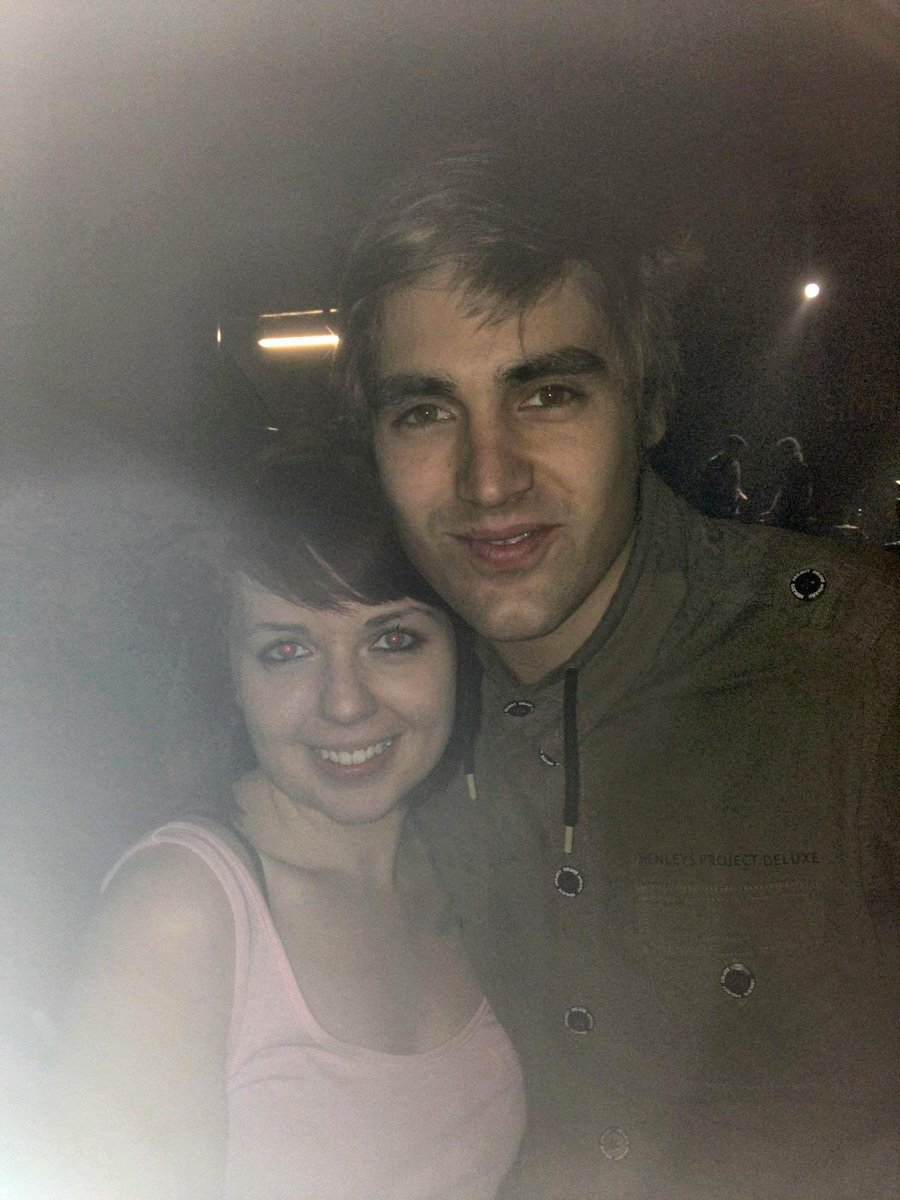 ClaireRose_'s tweet photo. @CharlieSimpson Canβt believe itβs been 10 years! Wish I was there tonight - please announce a tour soonππ»π₯ #YP10 https://t.co/2blM3OzNmM