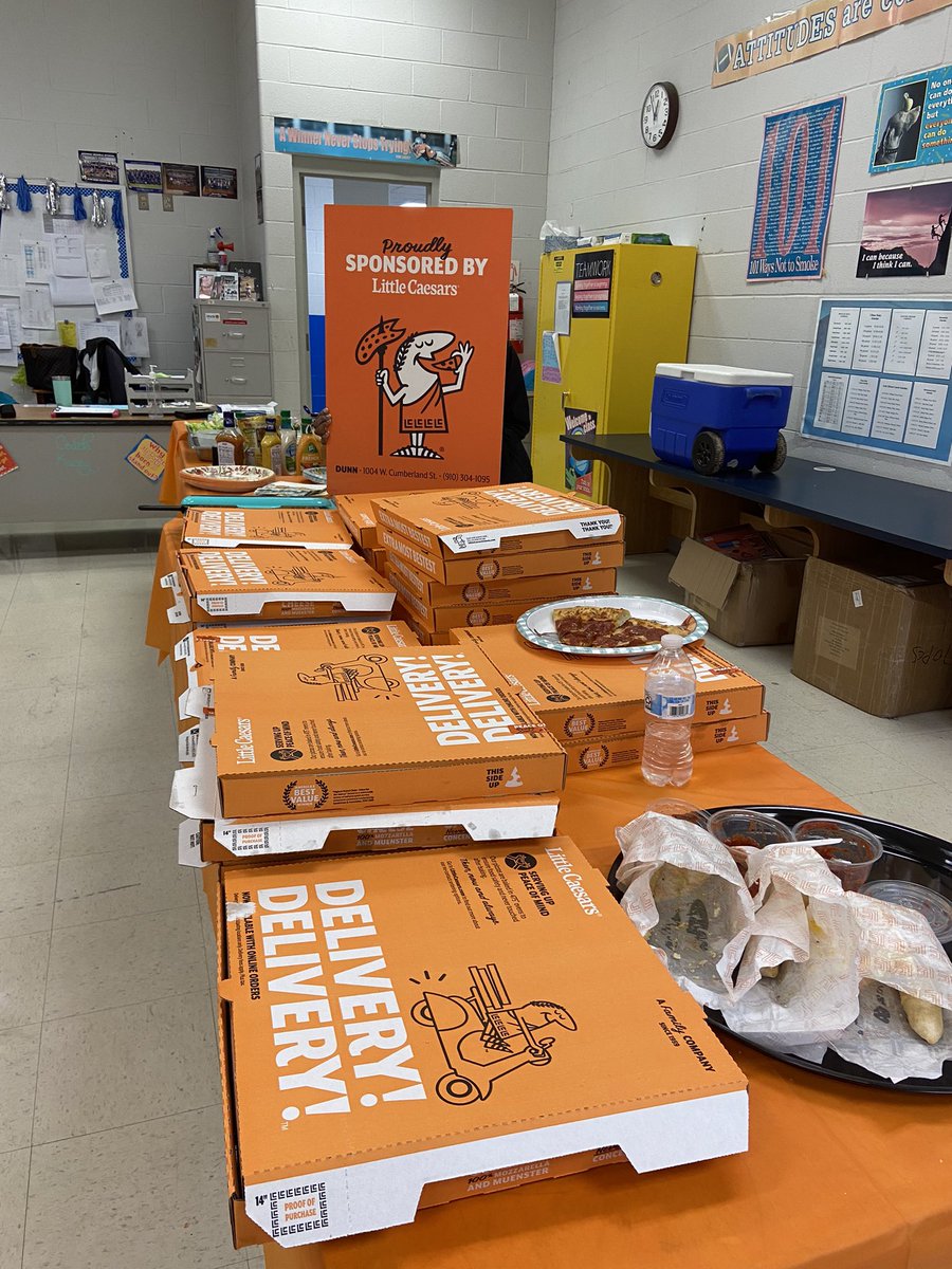Midway_Middle's tweet photo. Thank you Little Caesars of Dunn for helping the exploratory team feed the staff at MMS today! We appreciate your support of MMS’s staff. https://t.co/rUNziImvC1