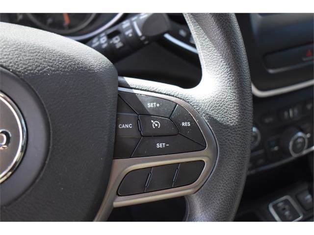 PollardUsedAveQ's tweet photo. This pre-owned 2020 #Jeep #Cherokee Latitude is dynamite🧨and ready to offer you the ride of a lifetime🔥! Stop by today to test drive this vehicle💪🏼before it's too late✨!
Check it out today➡️: https://t.co/DgEGhngkrd
#pollardused https://t.co/Ux6ESz5n2e