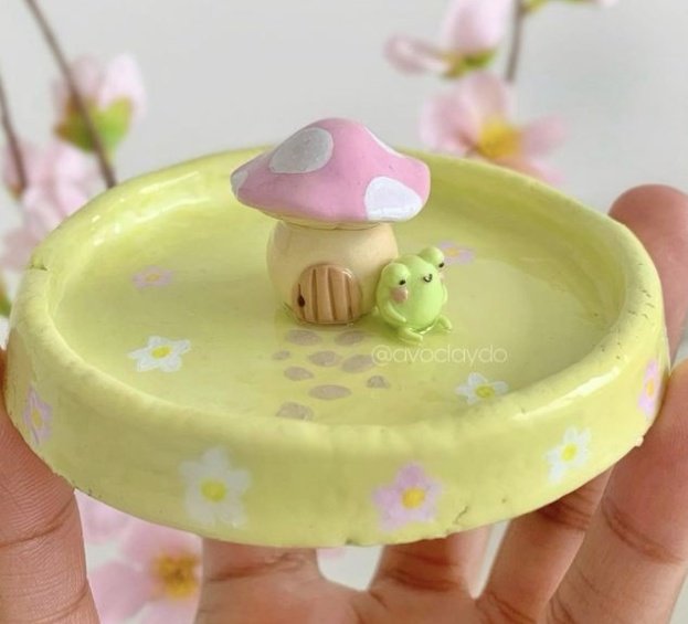 clay frogs ! 🐸🌸🍄