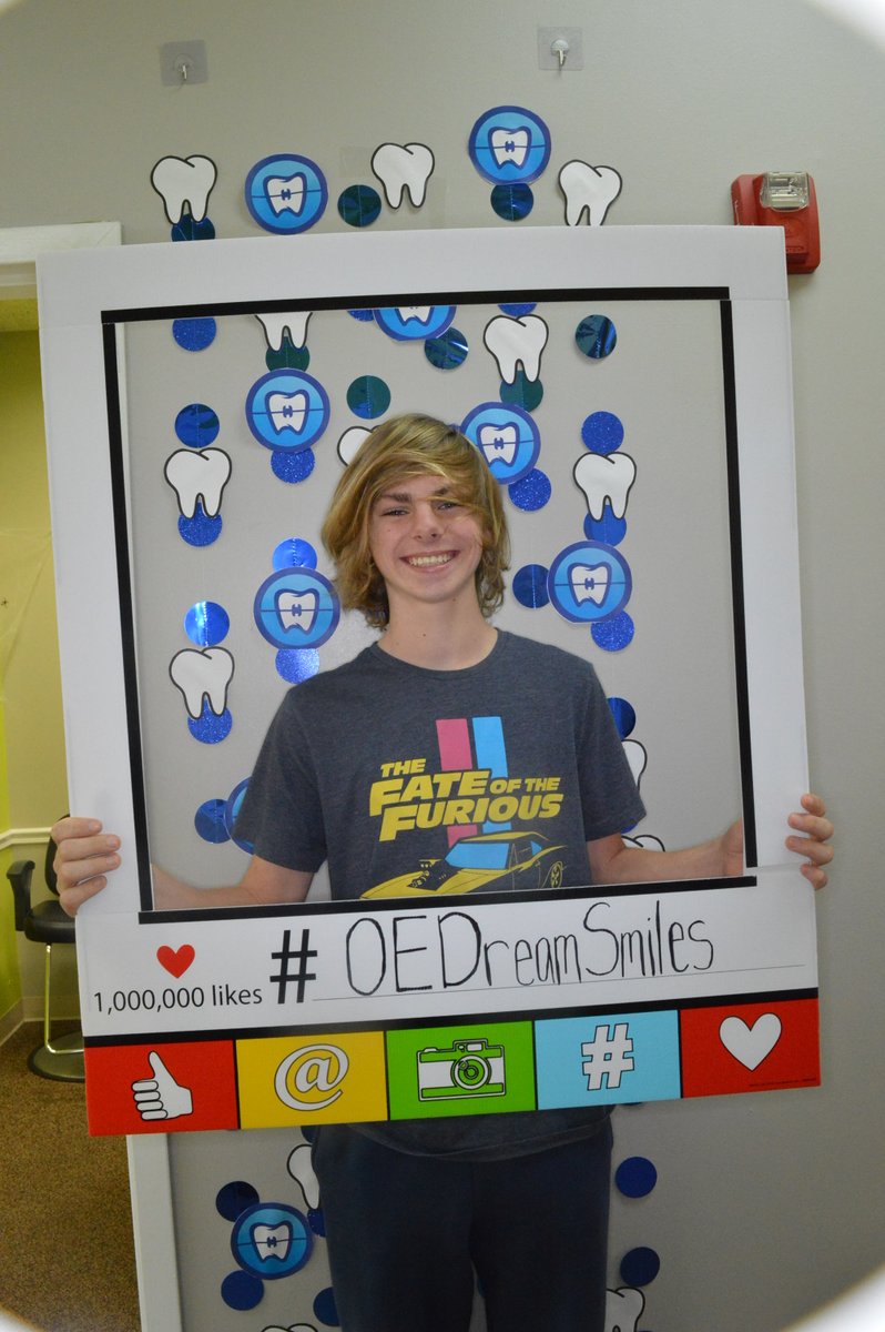 OrthoExpertsCO's tweet photo. Looking FABULOUS in that new SMILE and just in time for the weekend!   Congratulations on getting your BRACES Off!😀😎🎉
.
.
.
Now that your BRACES Journey is complete, there are a few things you need to know about retainers, so visit https://t.co/xTMw3Yj4iD 📕

#BracesOff https://t.co/yZsUfdsbwn