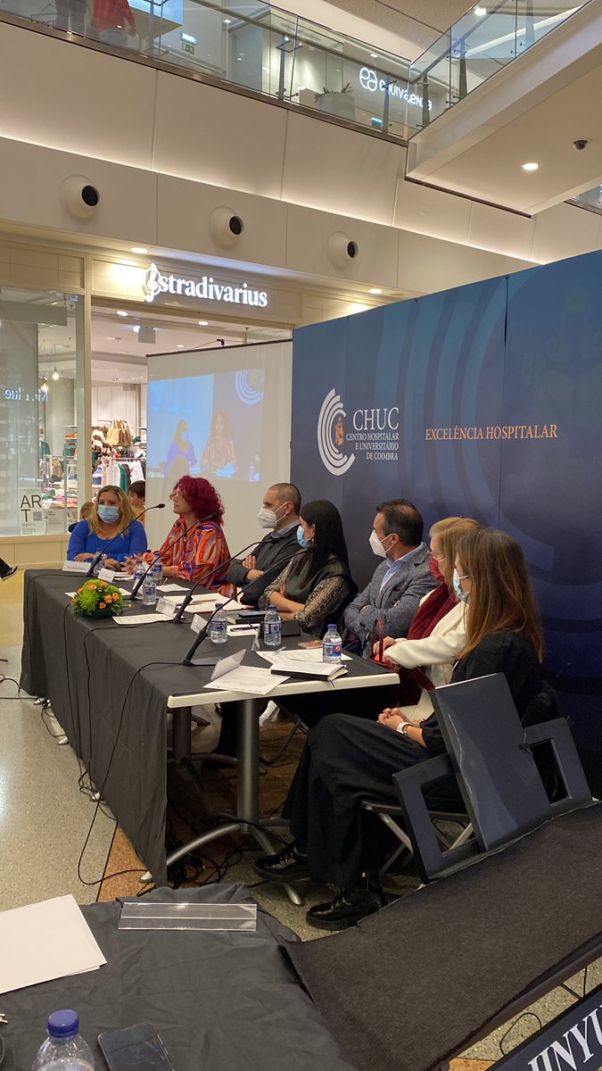 Venha assistir e participar na Tertúlia #CHUC “Dar Voz ao Cuidador Informal” a decorrer neste momento no Alma Shopping