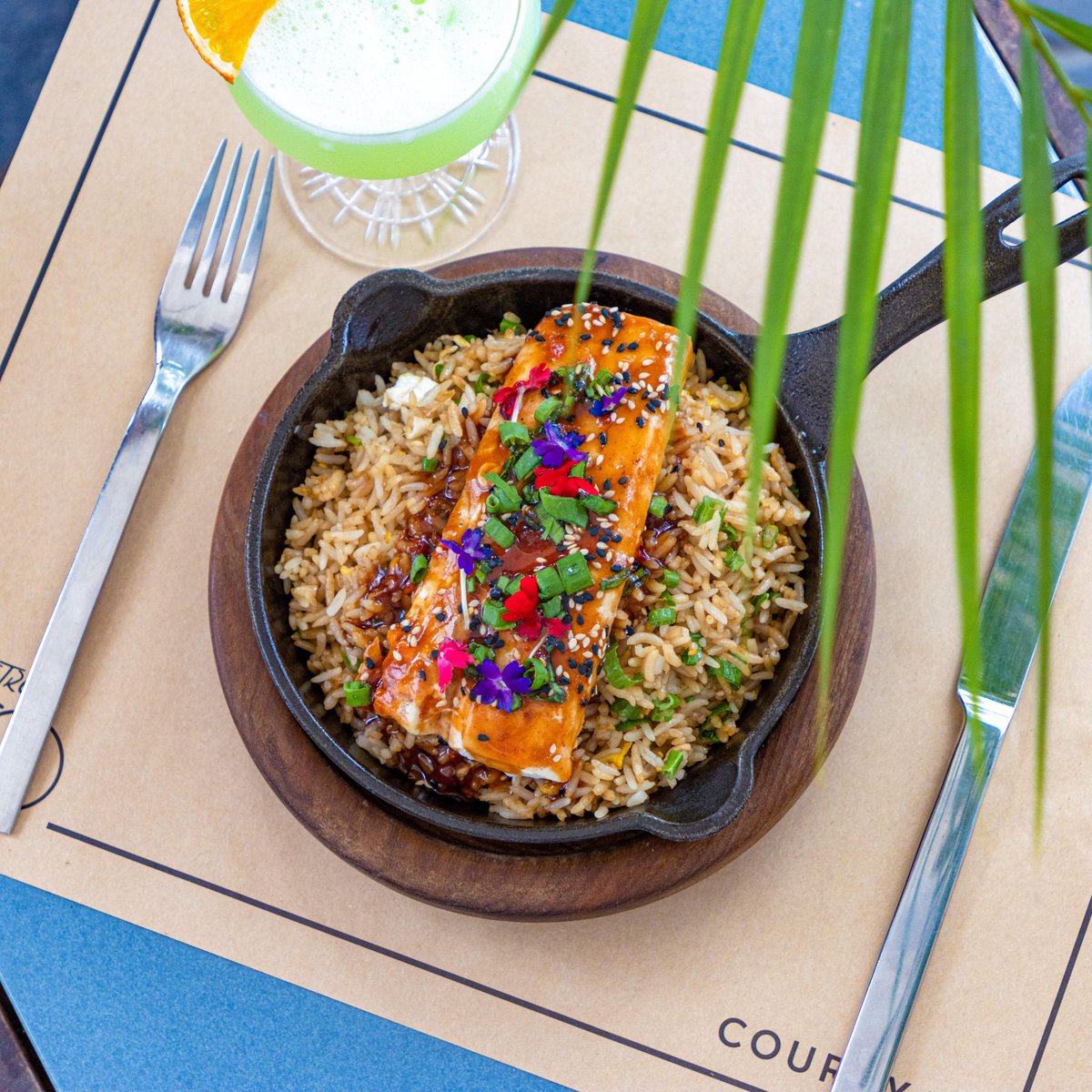 CourtyardLM's tweet photo. ¡Visítanos en Bistro400 y descubre platos que te asombrarán!
✅ Conoce las promociones por el mes de noviembre y carta aquí: https://t.co/JTMOBLBWph
✅ Previa reserva es requerida: ☎️ 01625-3838 / 📞 https://t.co/fg9AUrPA48 https://t.co/T4kLNBPl7V