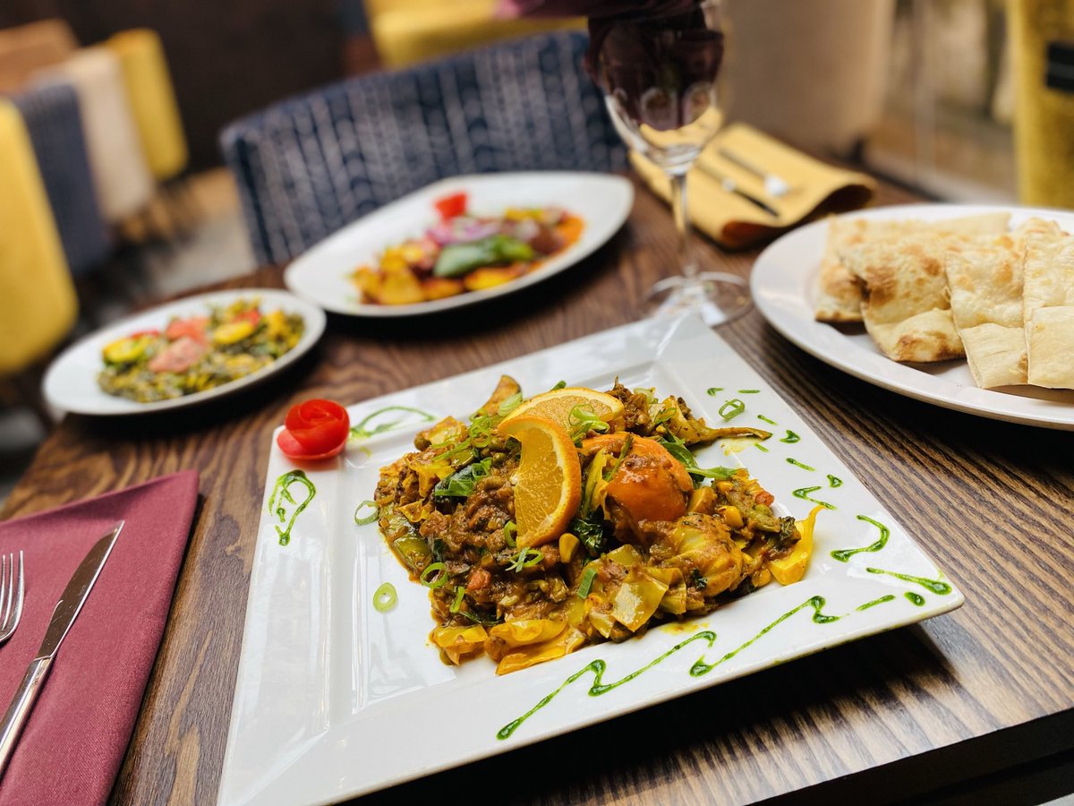 HoldiLiverpool's tweet photo. We are ready for Friday night folks 🥳 #woolton #liverpool #indian #restaurant #awardwinningcuisine #indianrestaurant https://t.co/Hb9M2BzLja