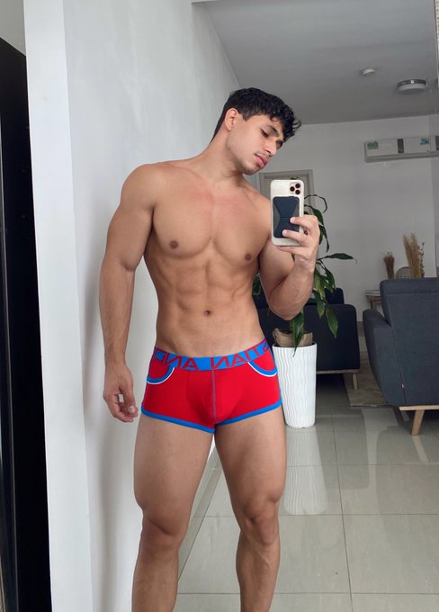 No tengas miedo de volver a empezar 🤍  Ropa interior @andrewchristian 🤩 https://t.co/2DuMtIG5NG