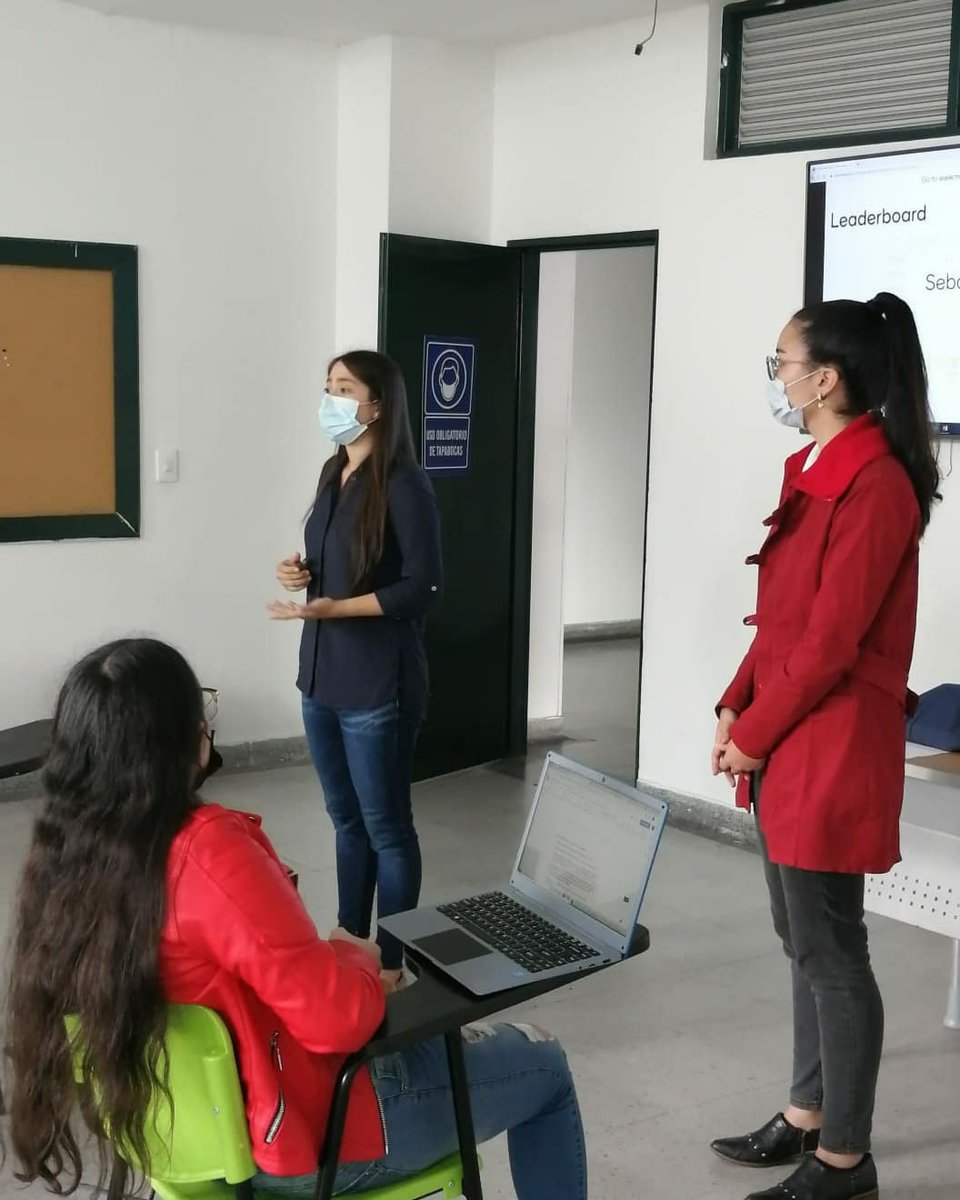 LisaFdaMira's tweet photo. En la Universidad La Gran Colombia estuvimos dando a conocer nuestras propuestas como candidatas al Consejo Municipal de Juventud de Armenia. 🙋🏻‍♀️🙋🏼‍♀️

👉No olvides marcar el logo de MIRA ✍ este 5 de diciembre.

@PartidoMIRA
 #MásDiálogoMásAcción
#ConsejerosALaU
#ConsejerosAlColegio https://t.co/3l0N8iFfp8